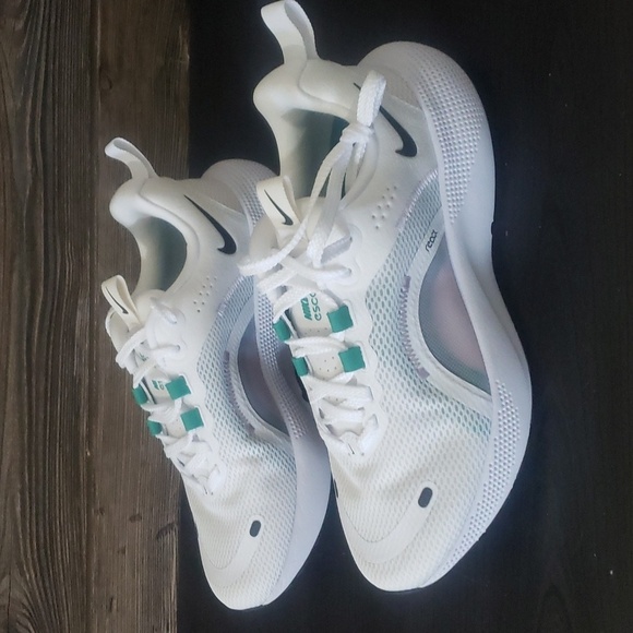 New Nike React Escape White Running Sneakers Womens 8 Athletic Gym Workout Shoes - Picture 6 of 9